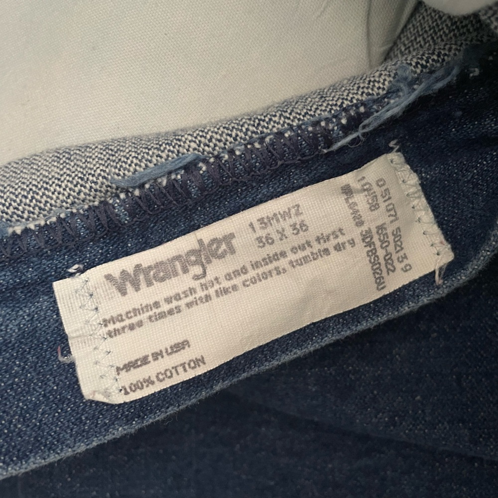 Men's Wrangler Blue Jeans size- 36x36 (I have two pair of these)